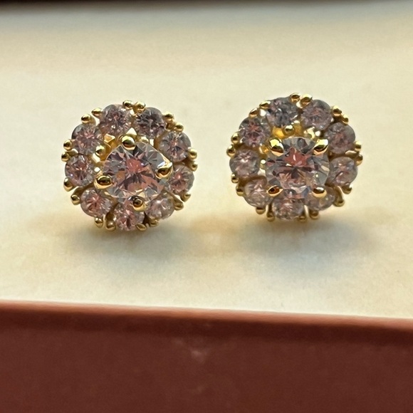 VANBELLE JEWELRY HALO STUD EARRINGS BRAND NEW GOLD PLATED CZ - Picture 1 of 3